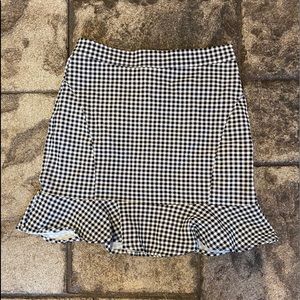 CHECKERED SKIRT SIZE MEDIUM, FITS SMALL
